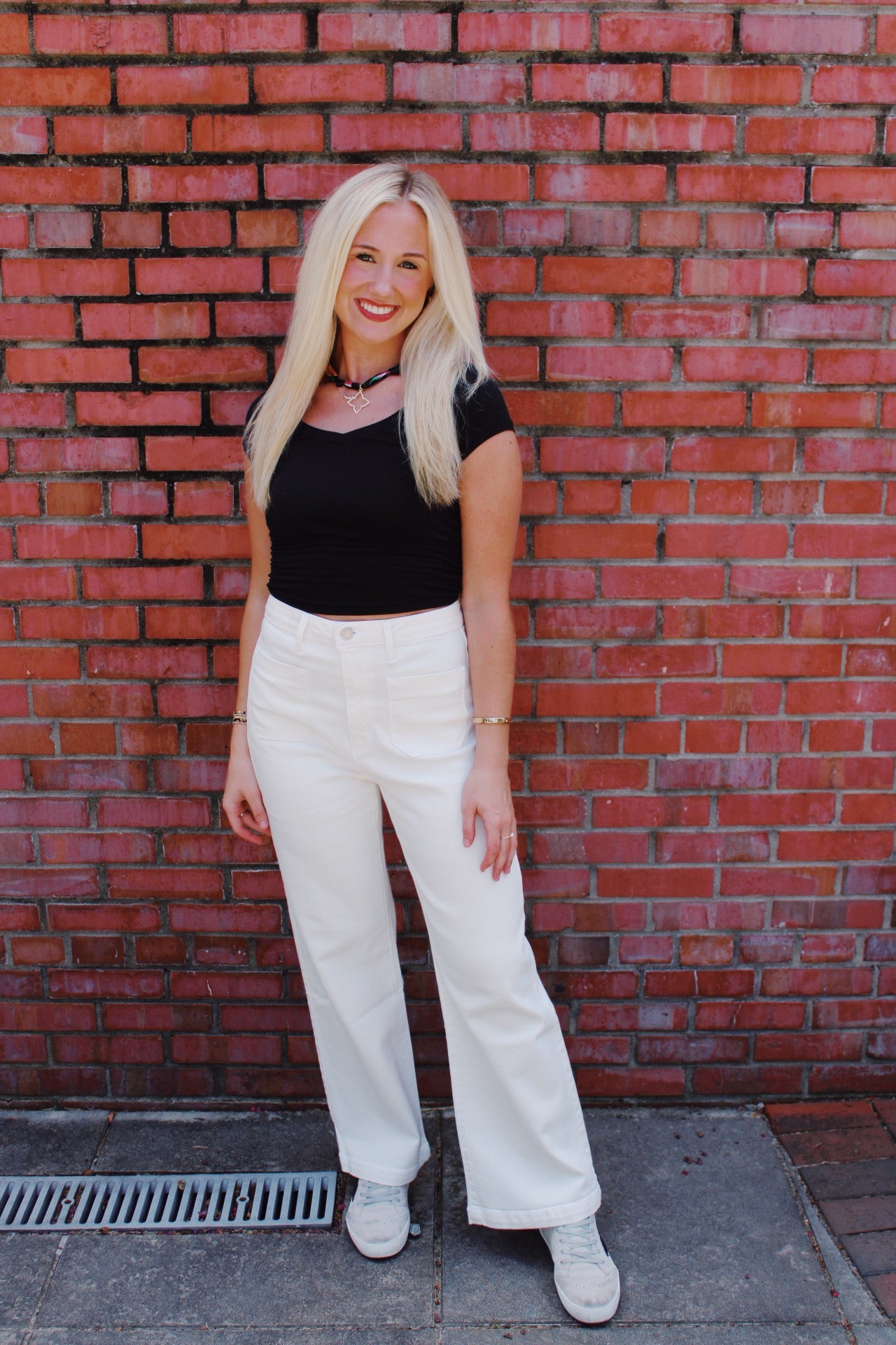 BOLD IN WHITE WIDE LEG