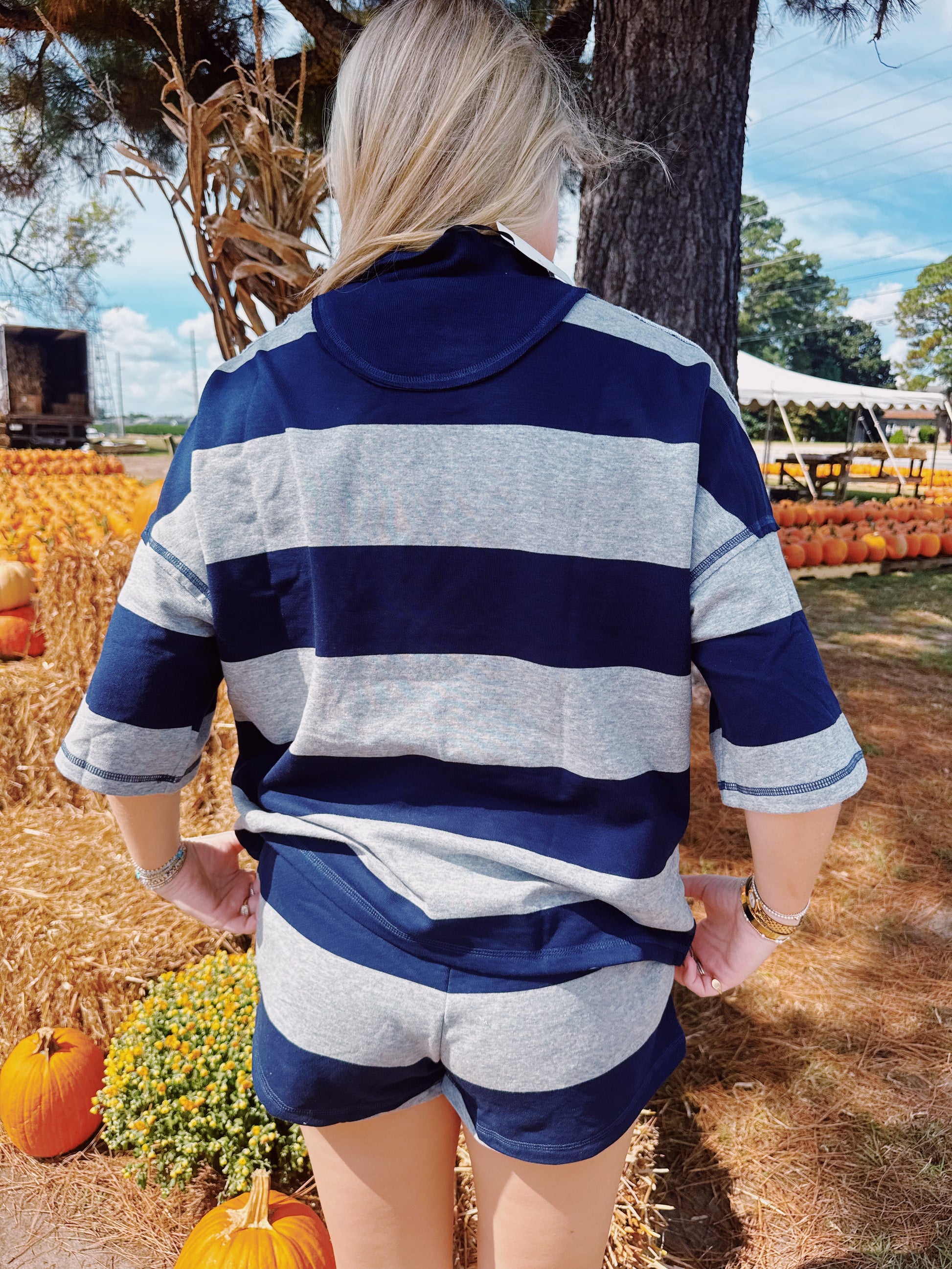 THE FALLING FOR NAVY STRIPES SET