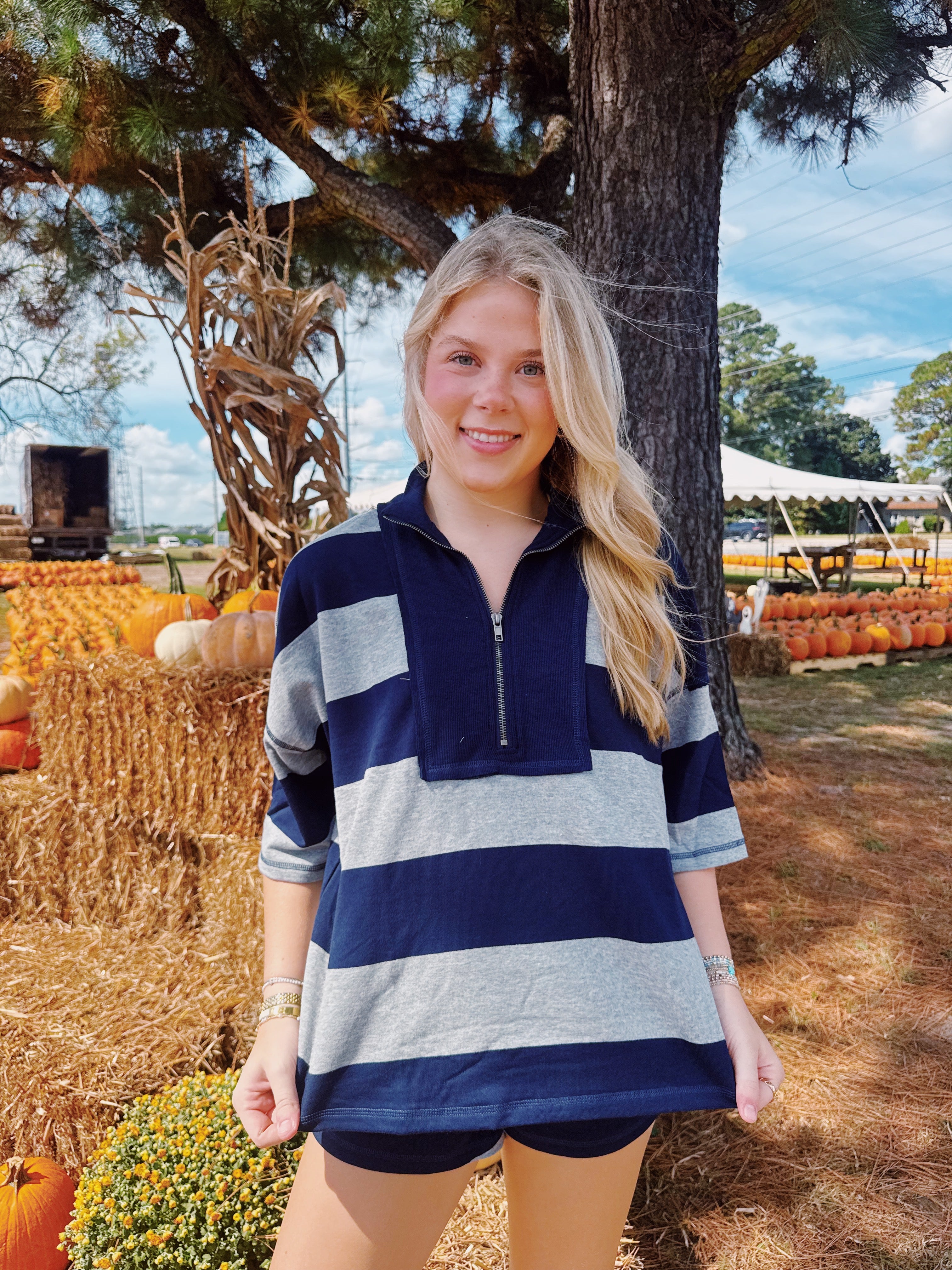 THE FALLING FOR NAVY STRIPES SET