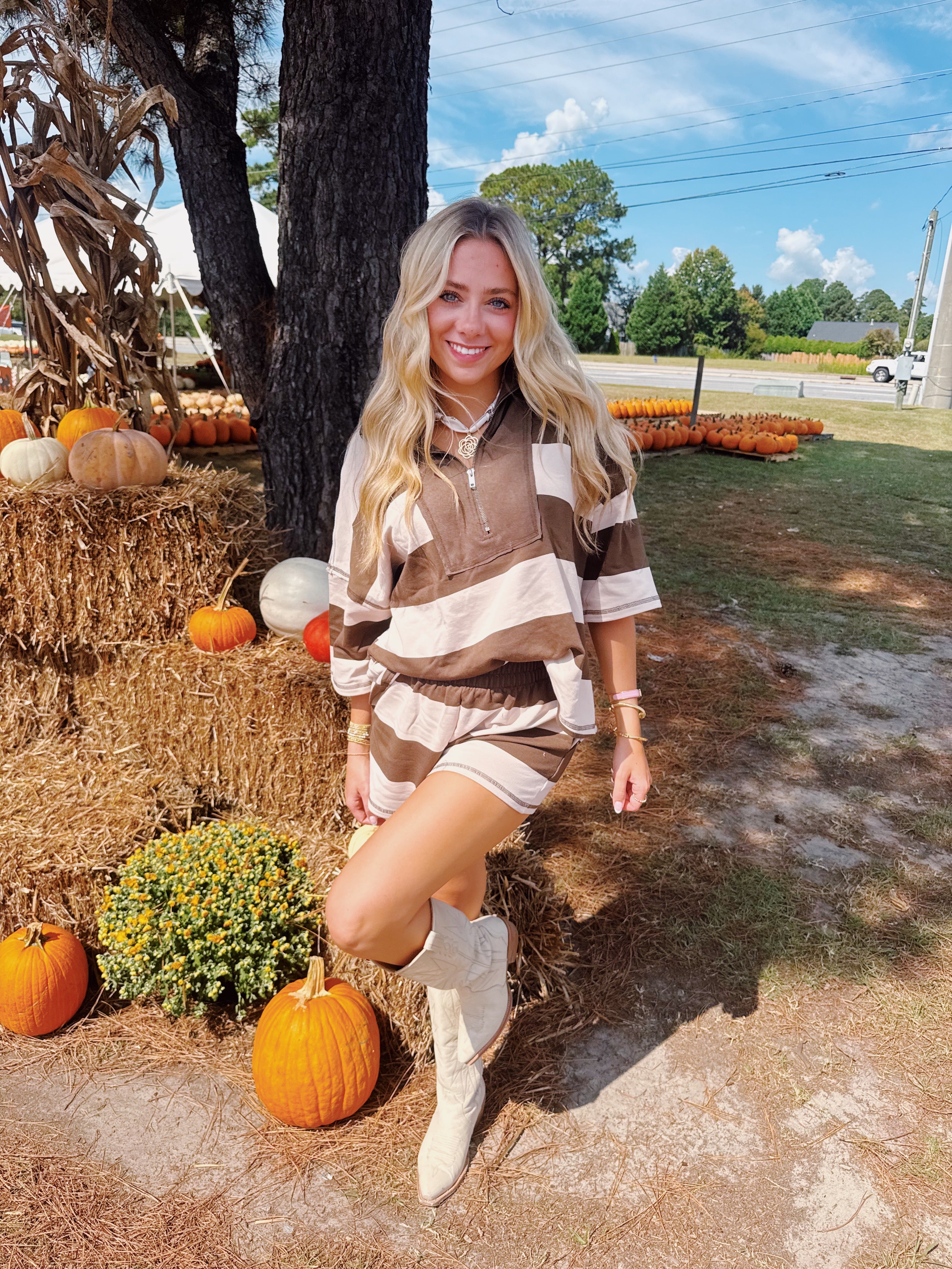 THE FALLING FOR BROWN STRIPES SET