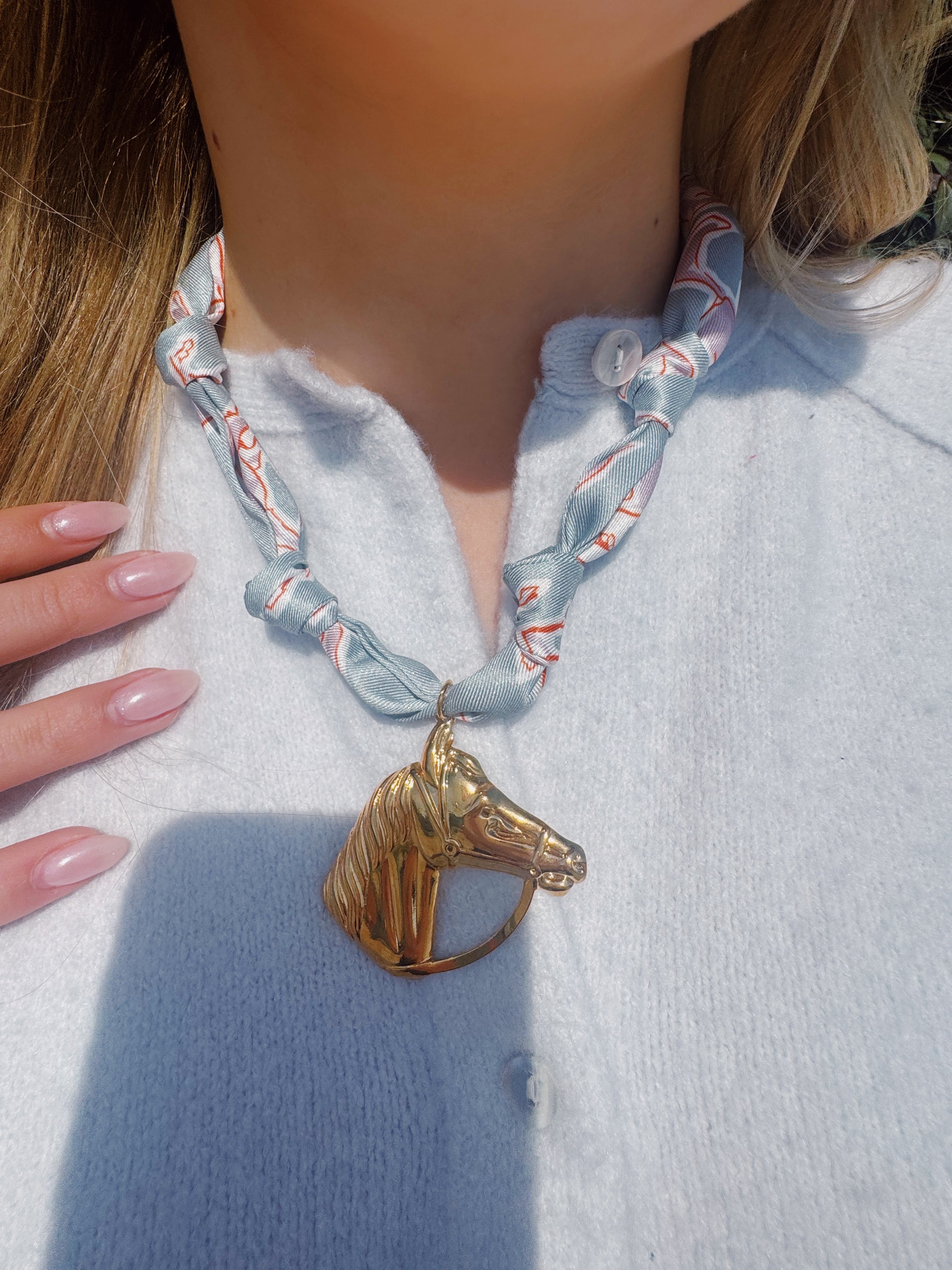 THE WOODRO SCARF NECKLACE