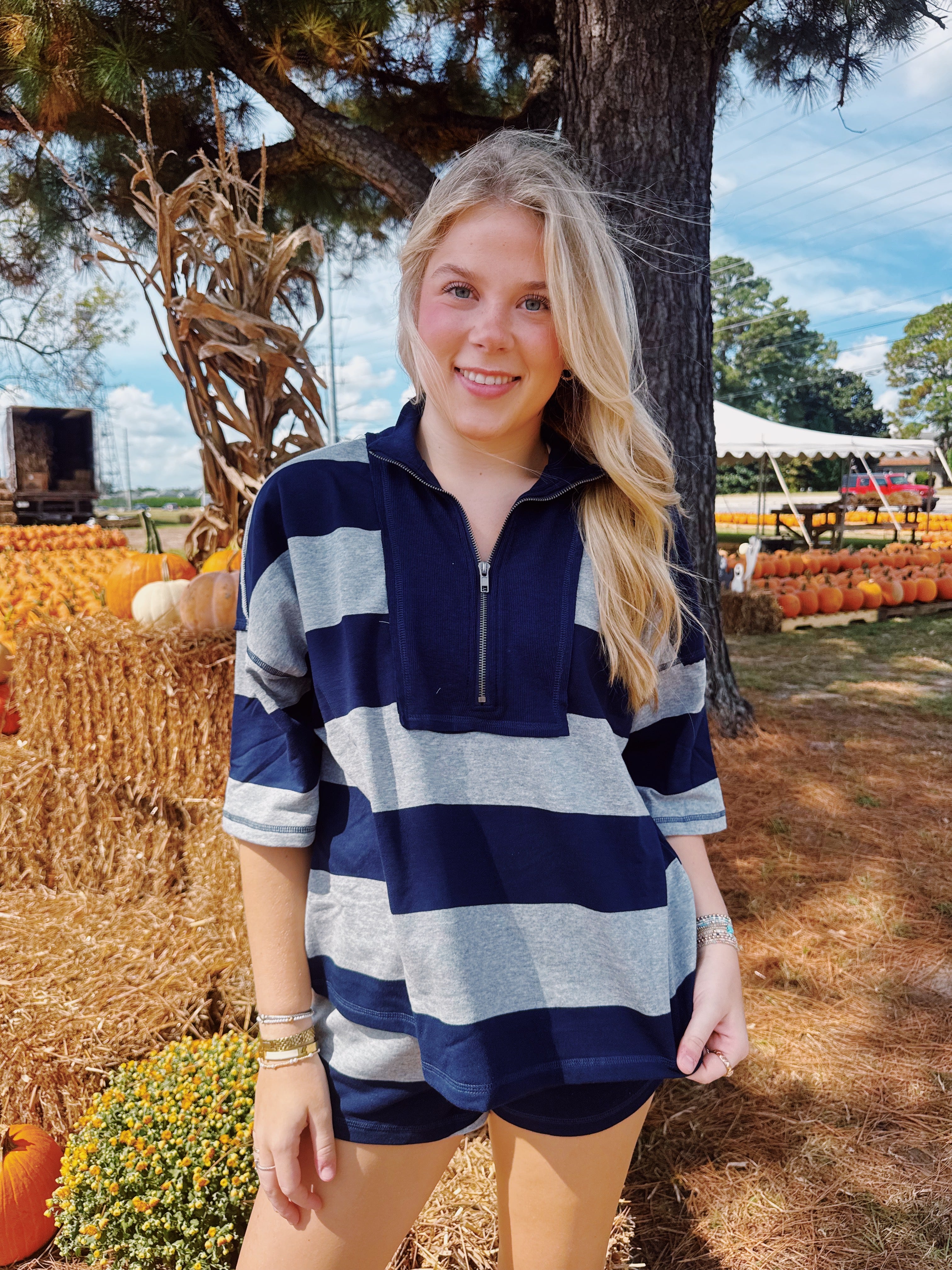 THE FALLING FOR NAVY STRIPES SET