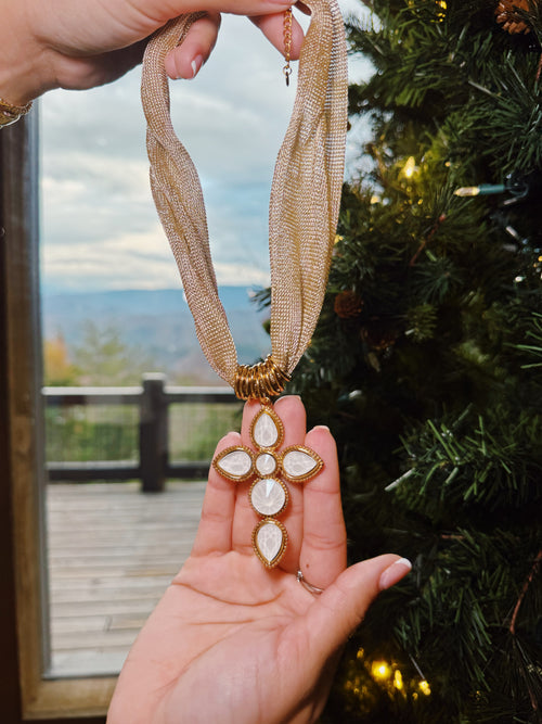 CHRYSTAL CROSS NECKLACE