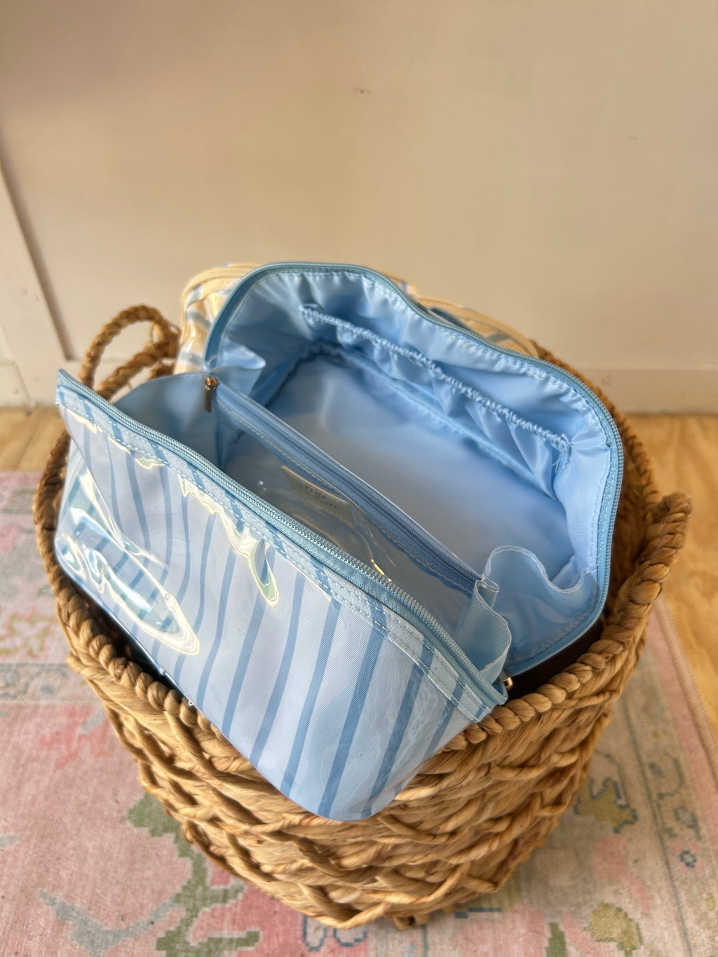 PRACTICAL MAKEUP BAG - BLUE